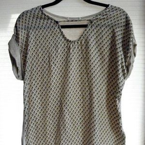 🎈3 for $10. Maurice's size M top